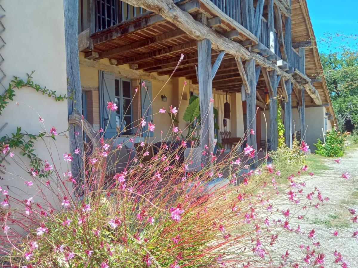 Ferme Ahoco Chambre D'Hotes Residence D'Artistes Lavit Exterior foto