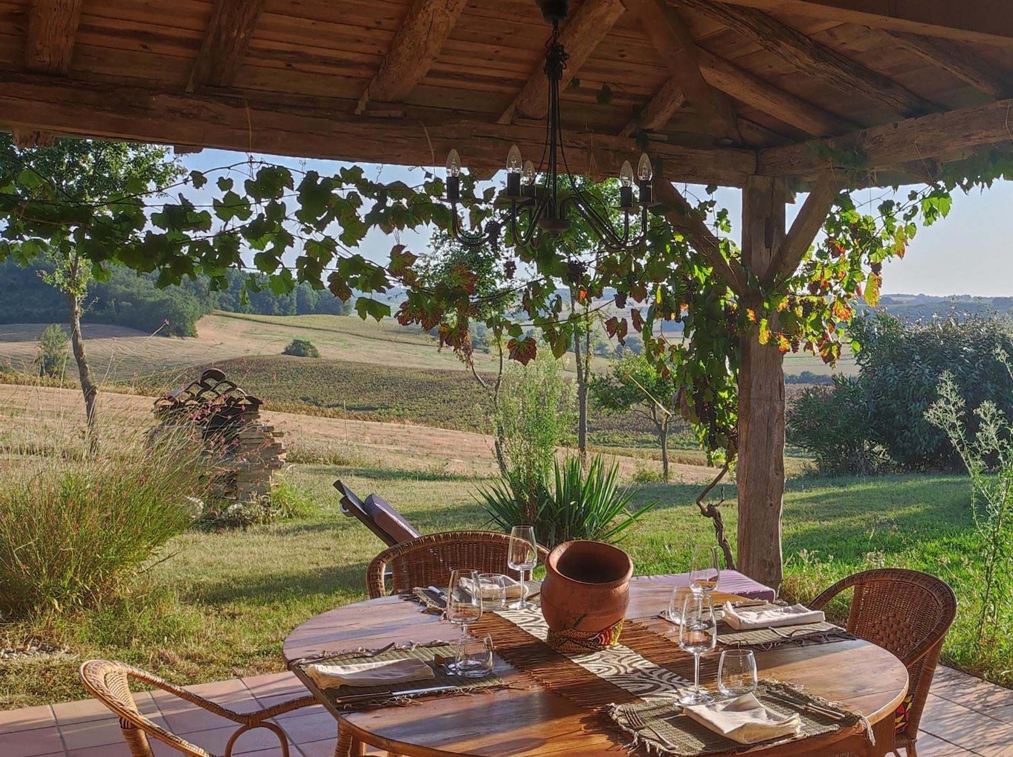 Ferme Ahoco Chambre D'Hotes Residence D'Artistes Lavit Exterior foto